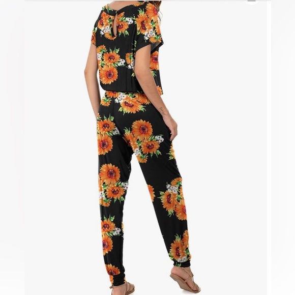 Women’s NWT floral jumpsuit with pockets Sz X-Large - Picture 3 of 3